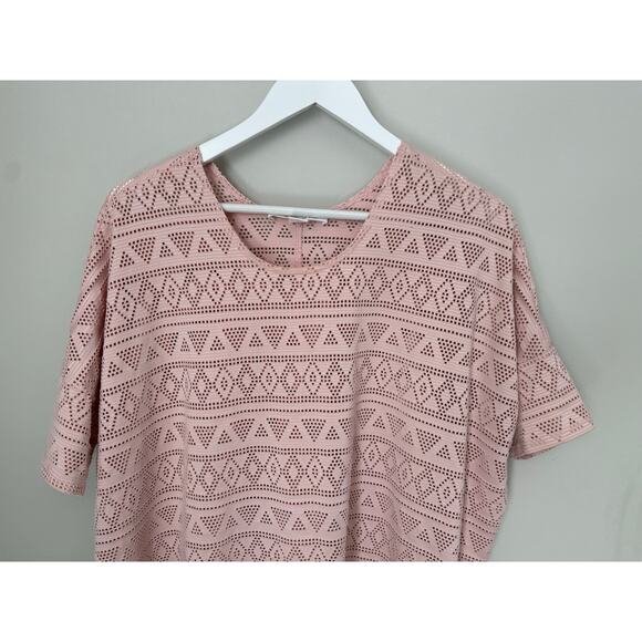 Karen by Karen Kane Oversized Eyelet Top Size Medium Rose Pink Shirt Stretch - Picture 2 of 6